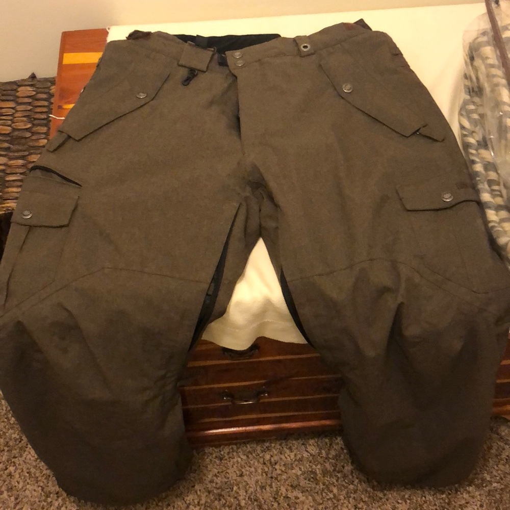 “686”. Men’s “686” ski pants